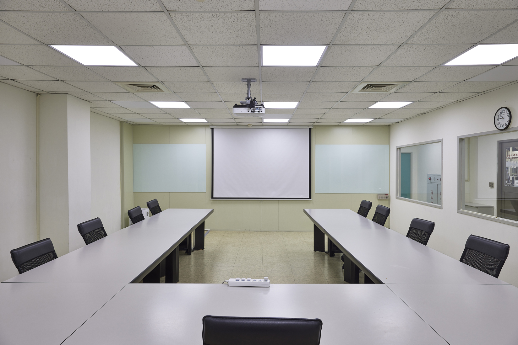 台中工廠_環境_會議室(035A4276)