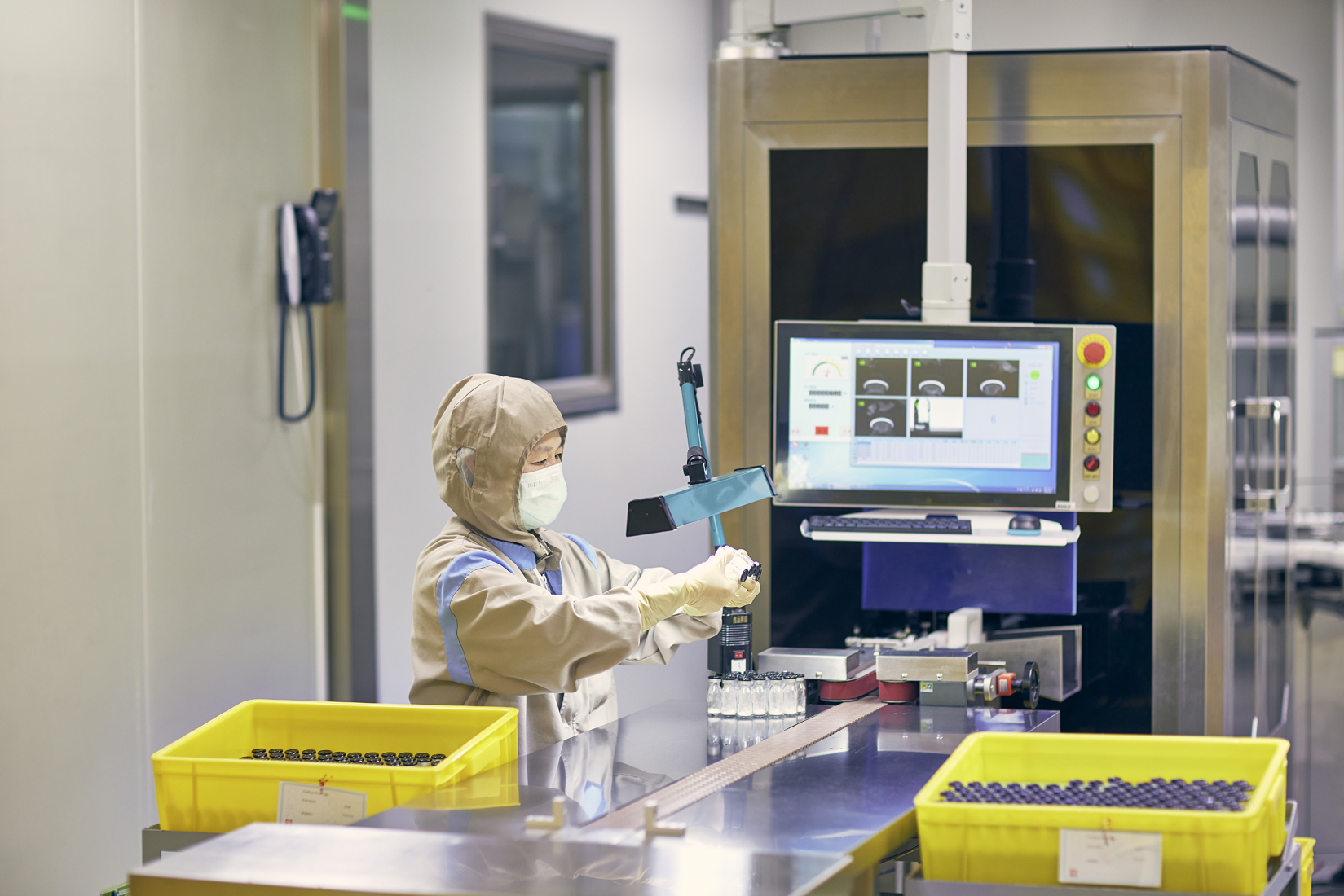 台中工廠_情境_生產人員3(035A4337)